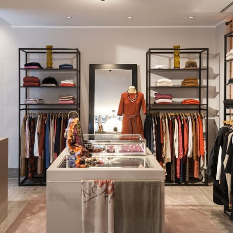 Commercial interior design by Margit Schmeide