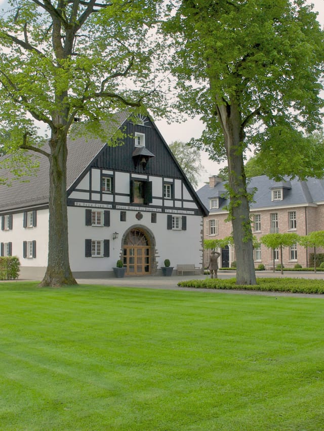 The Timber Frame House, interior design by Margit Schmeide